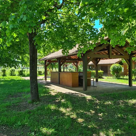 Les Guinguette Kamp alanı Capdenac-Gare